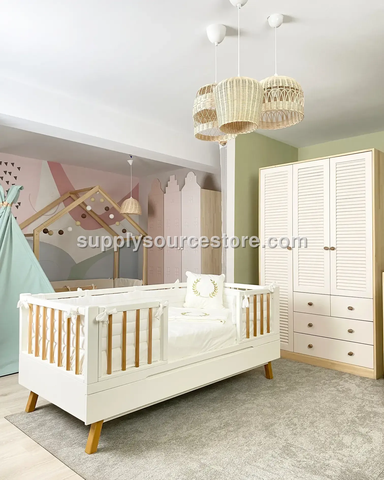 TREE BRANCH Lacquer Montessori Bed