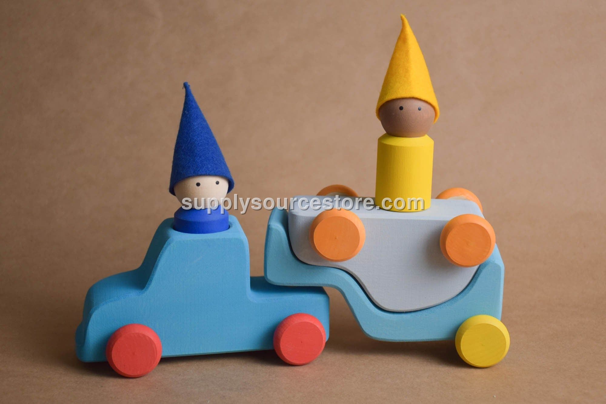 Car Transporter with Peg Dolls