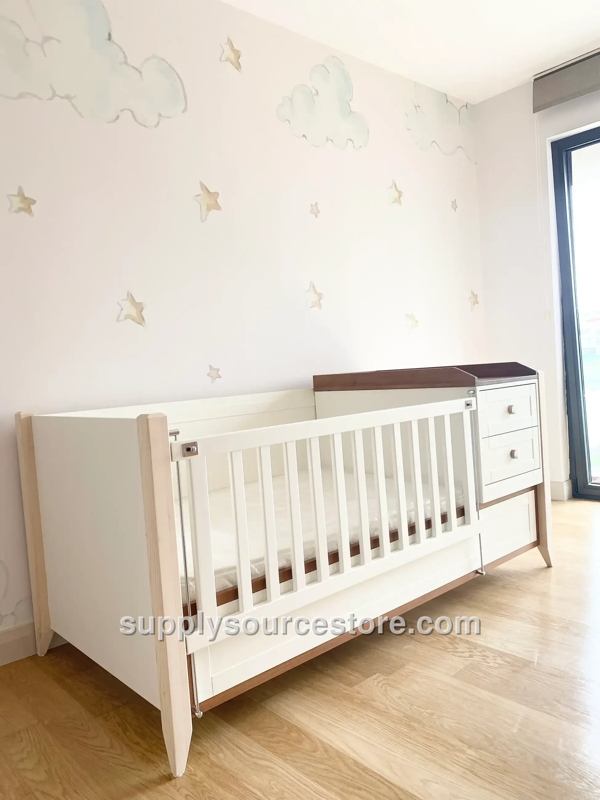 Moonlight Montessori Expandable Bed