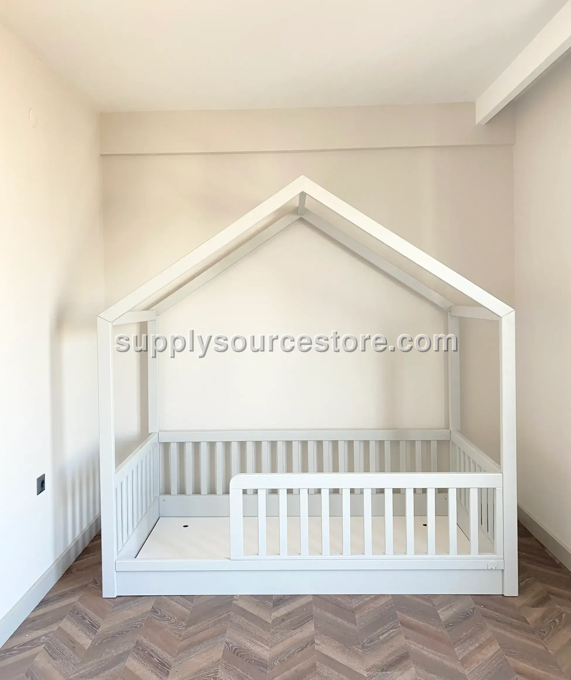 Cliff Series Lacquer Montessori Bed