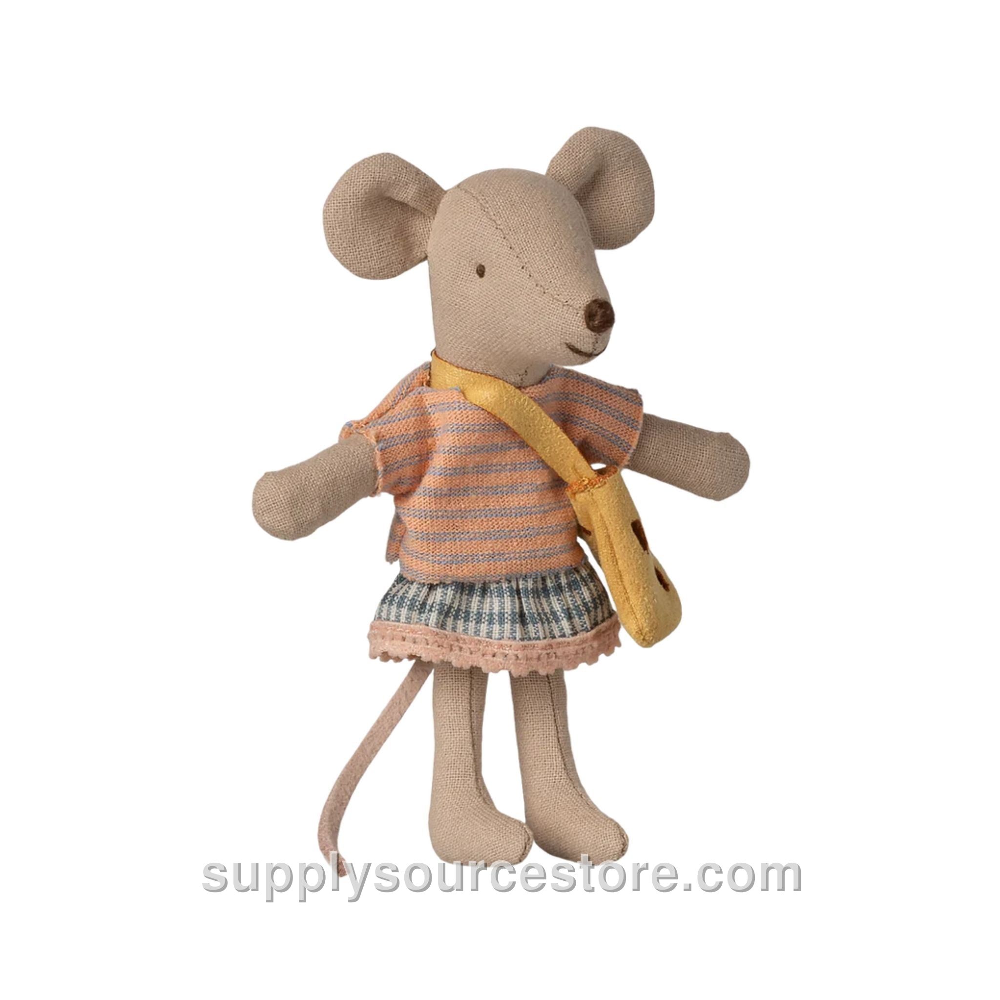 Little Sister Mouse with Bag