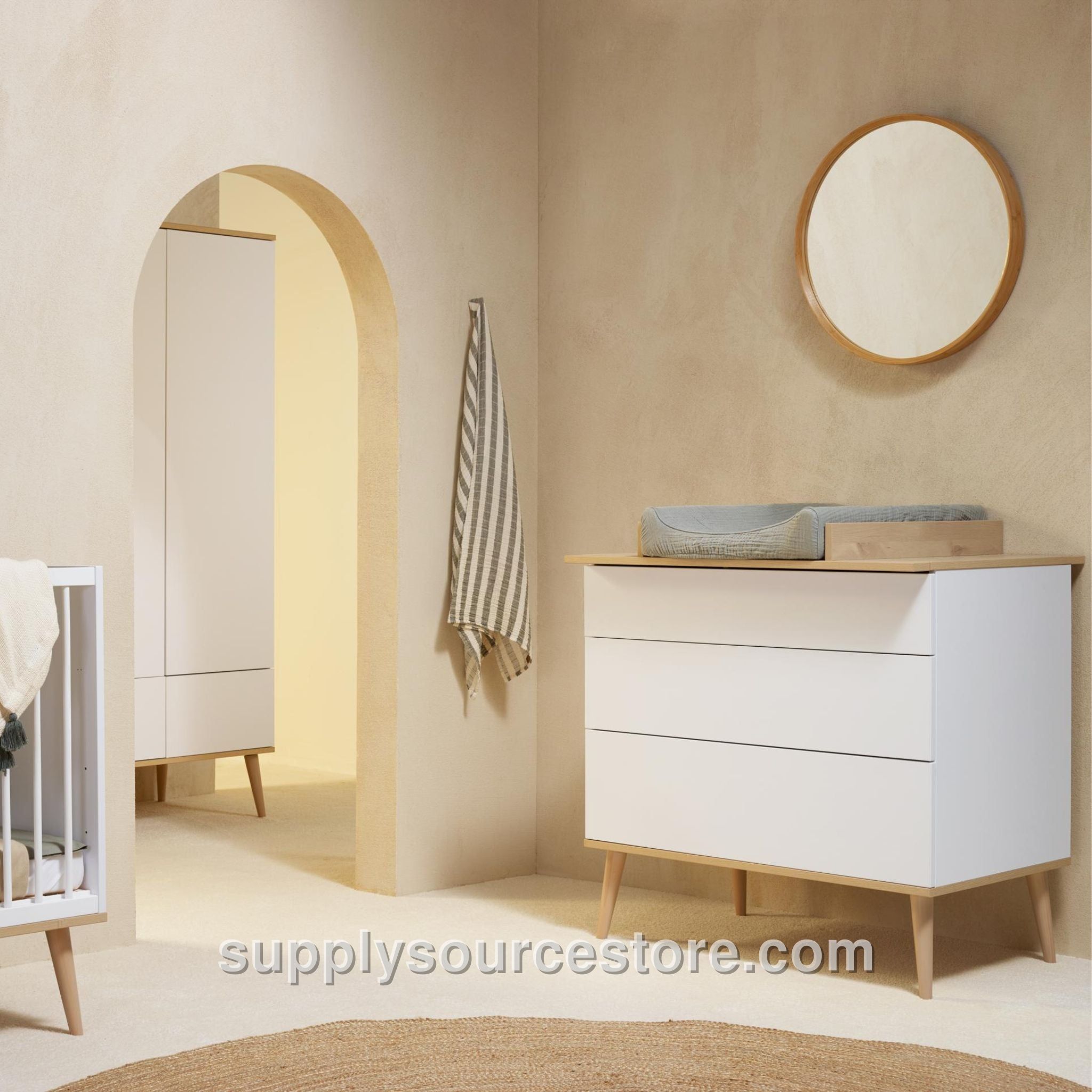 Flow Chest - White