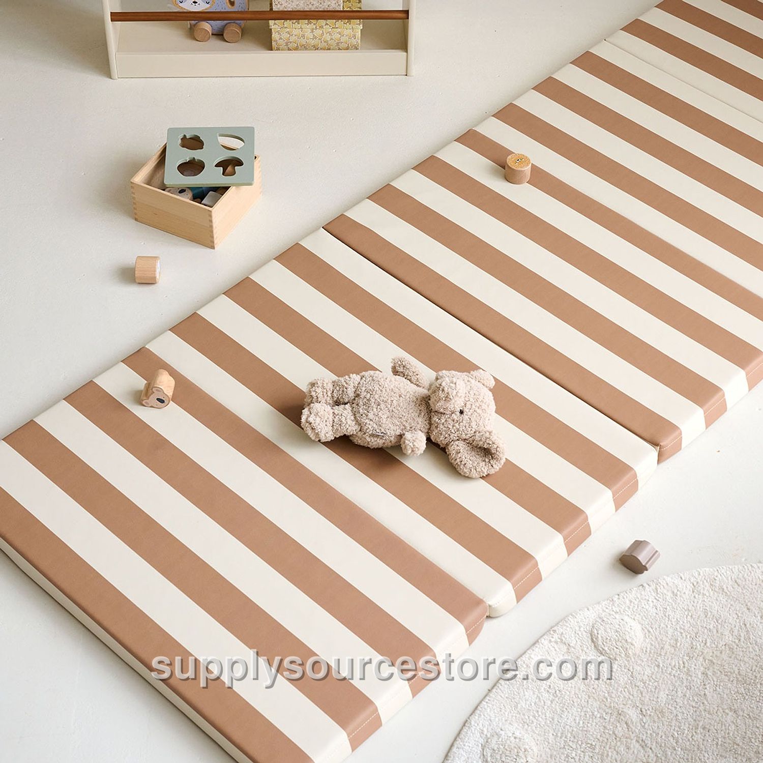 Baby play mat | 200 cm (78.7 in) long and foldable | Beige and caramel