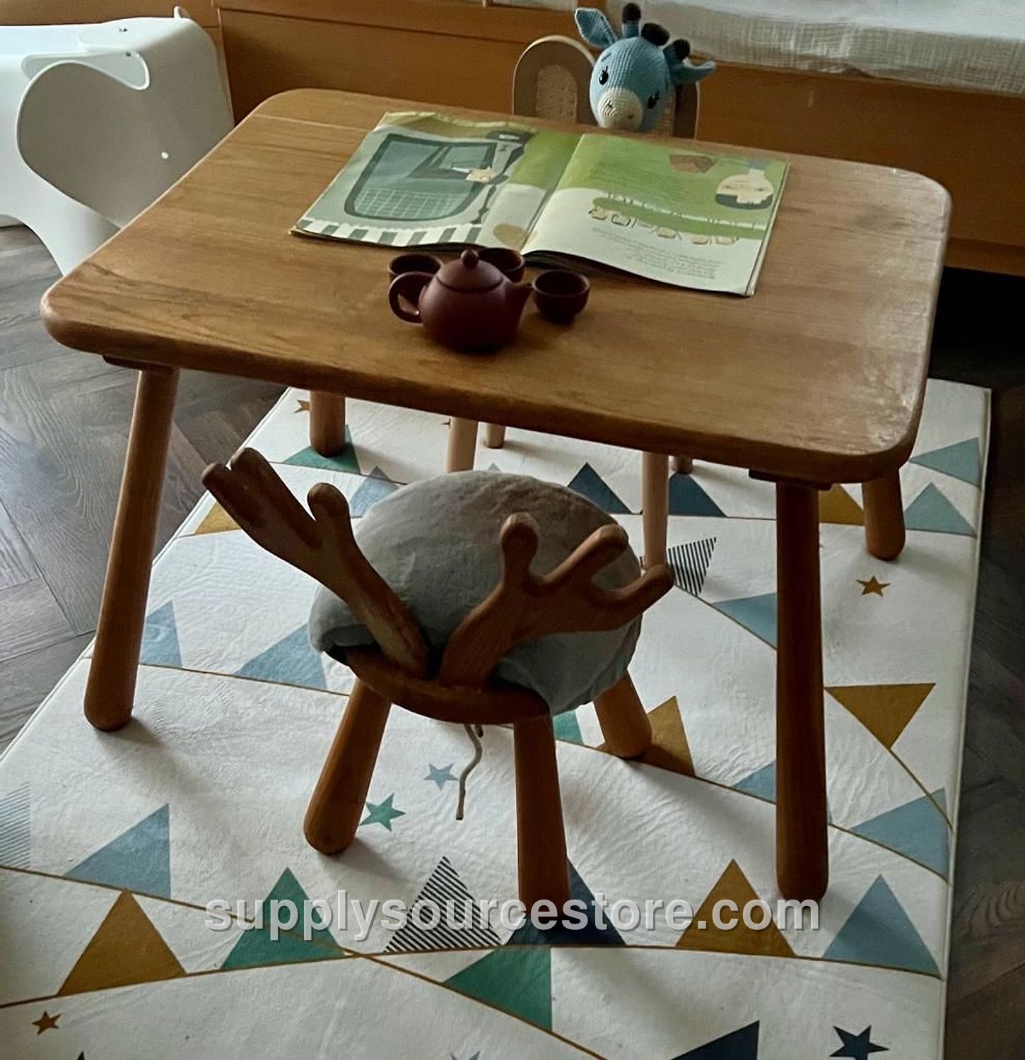 Wooden Table and Deer Chair (Son 1 Adet)