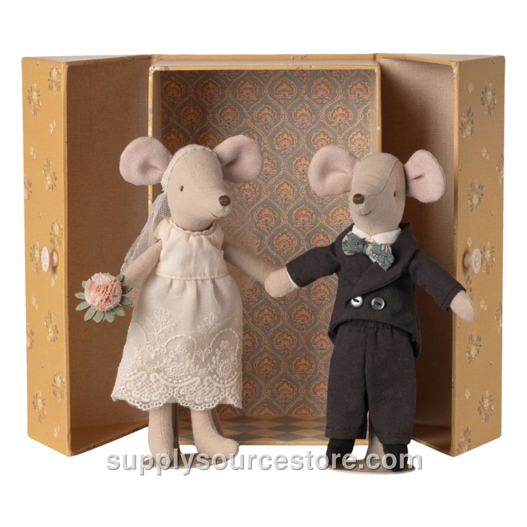Mum & Dad Wedding Mice Couple in Box