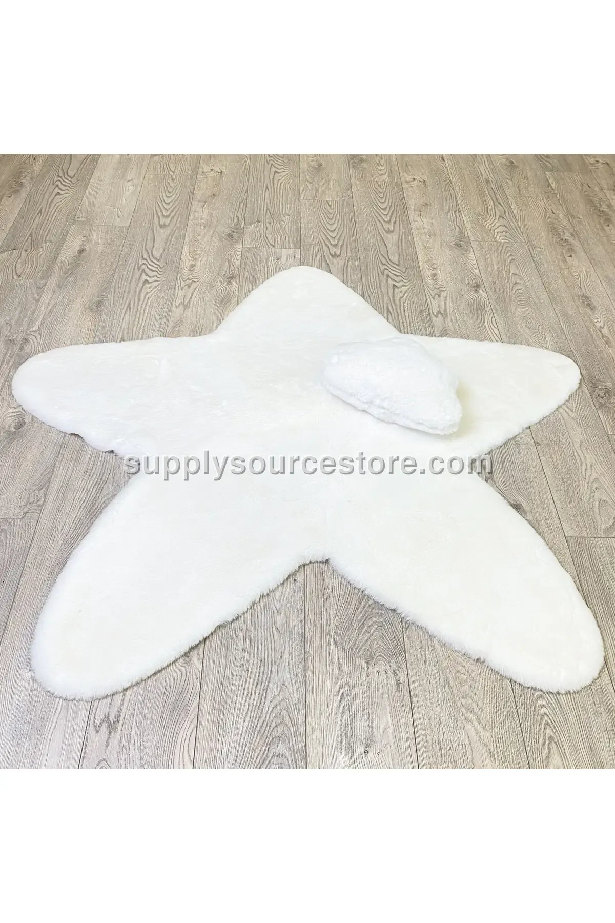 White Star Rug with Gift Pillow