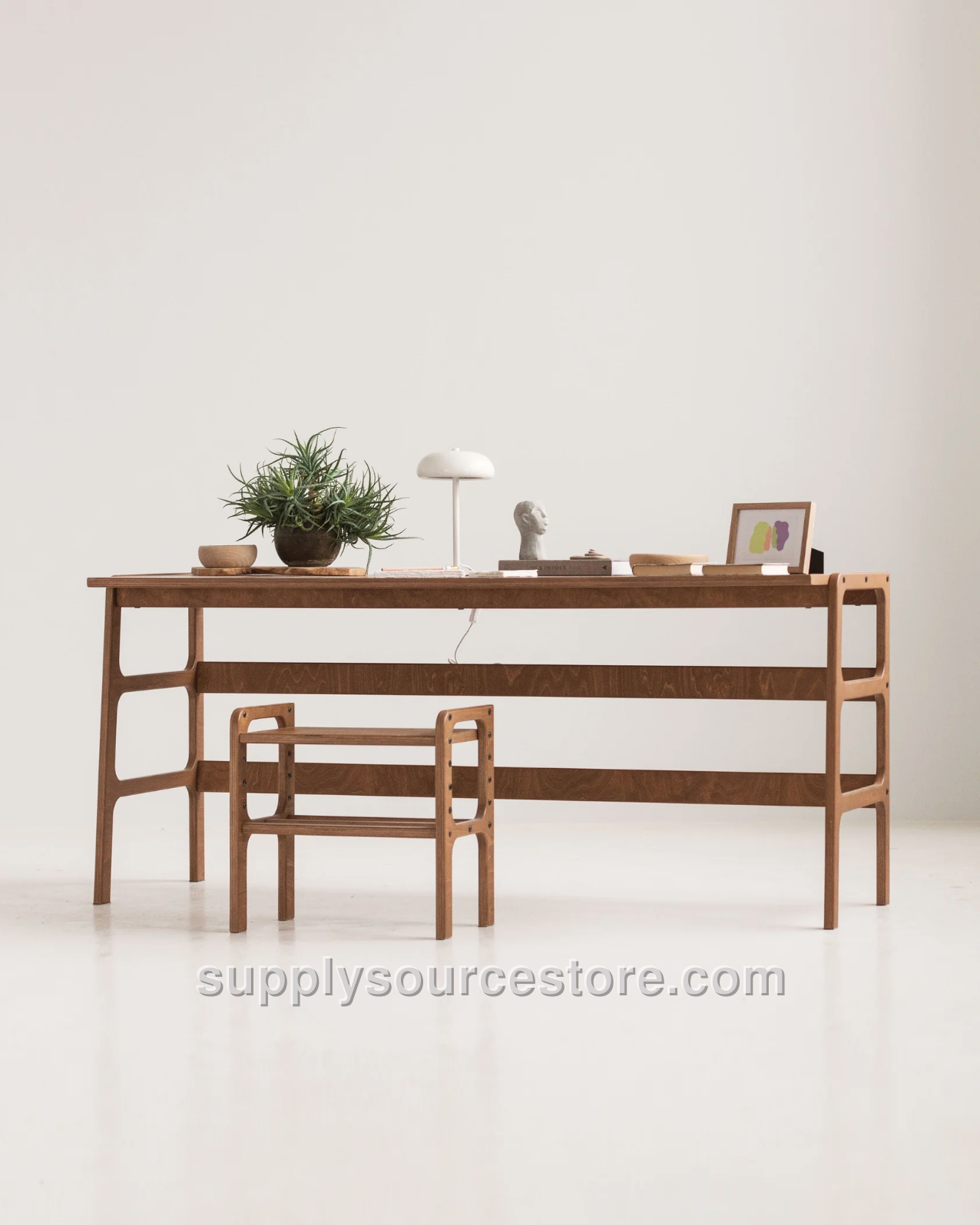 Mid-Century Desk · 180 cm (70.9 in)