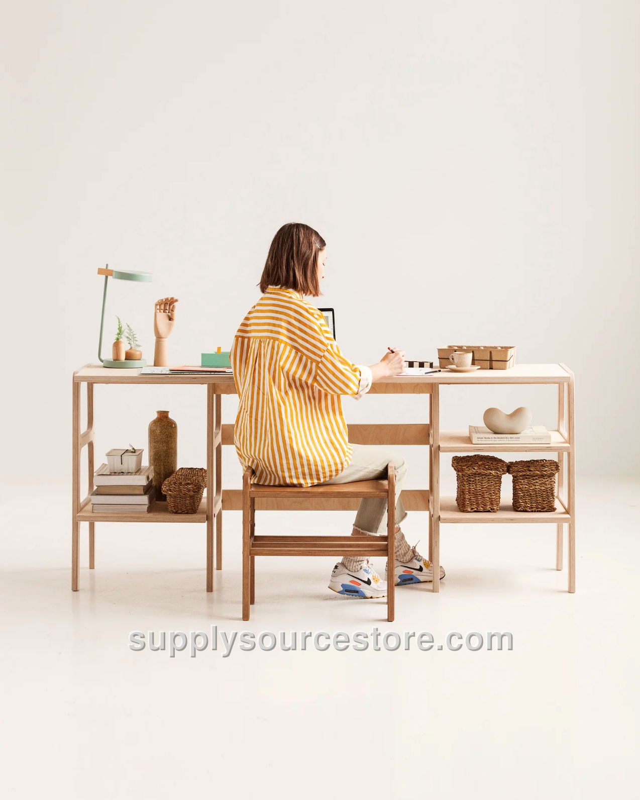 Mid-Century Desk · 180 cm (70.9 in) · 3 Shelves