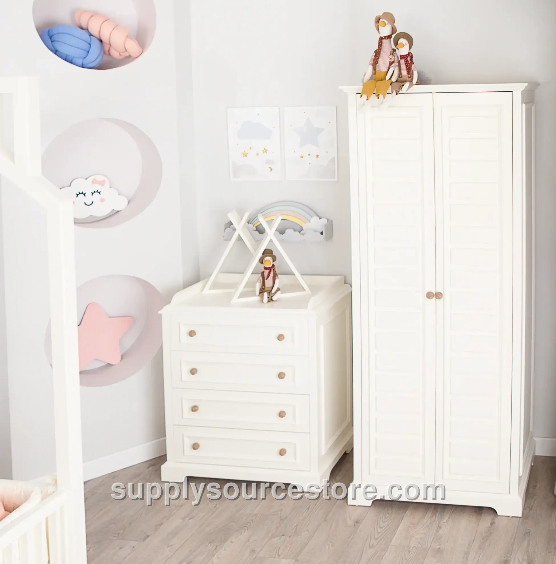 Coral Wardrobe