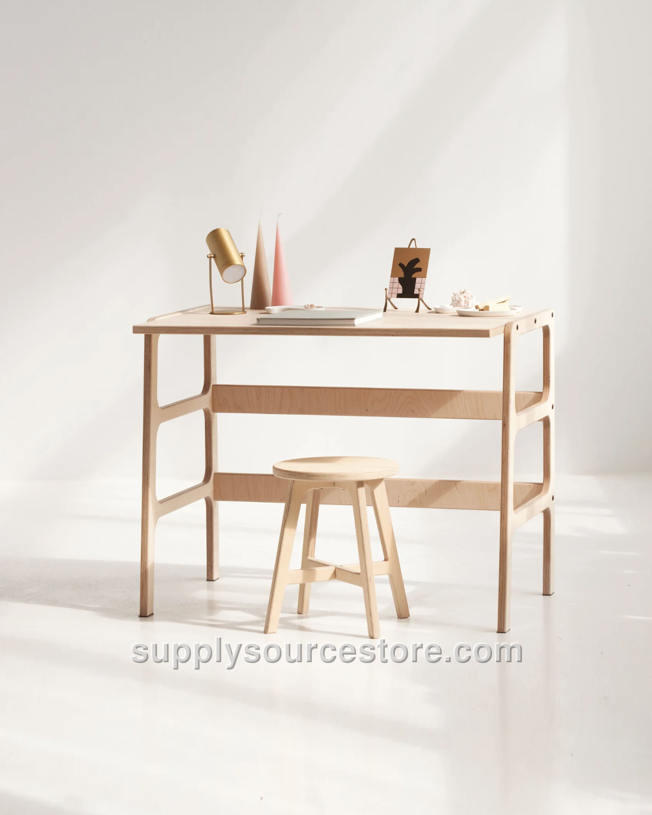 Mid-Century Office Desk · 65 cm (25.6 in)