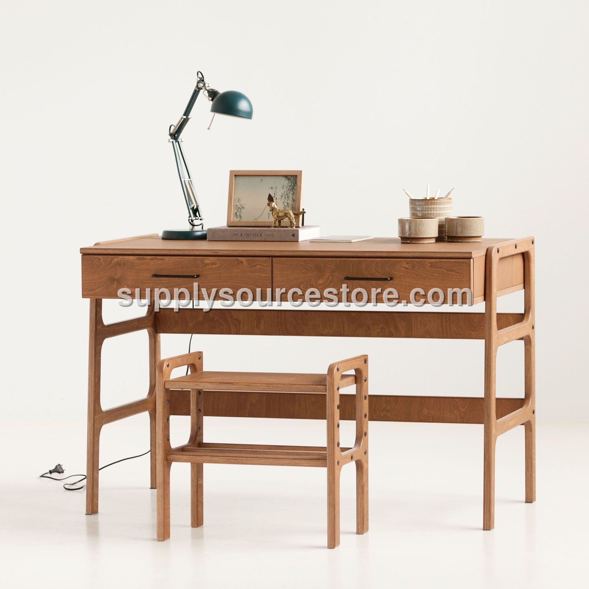 Desk 49 with drawers