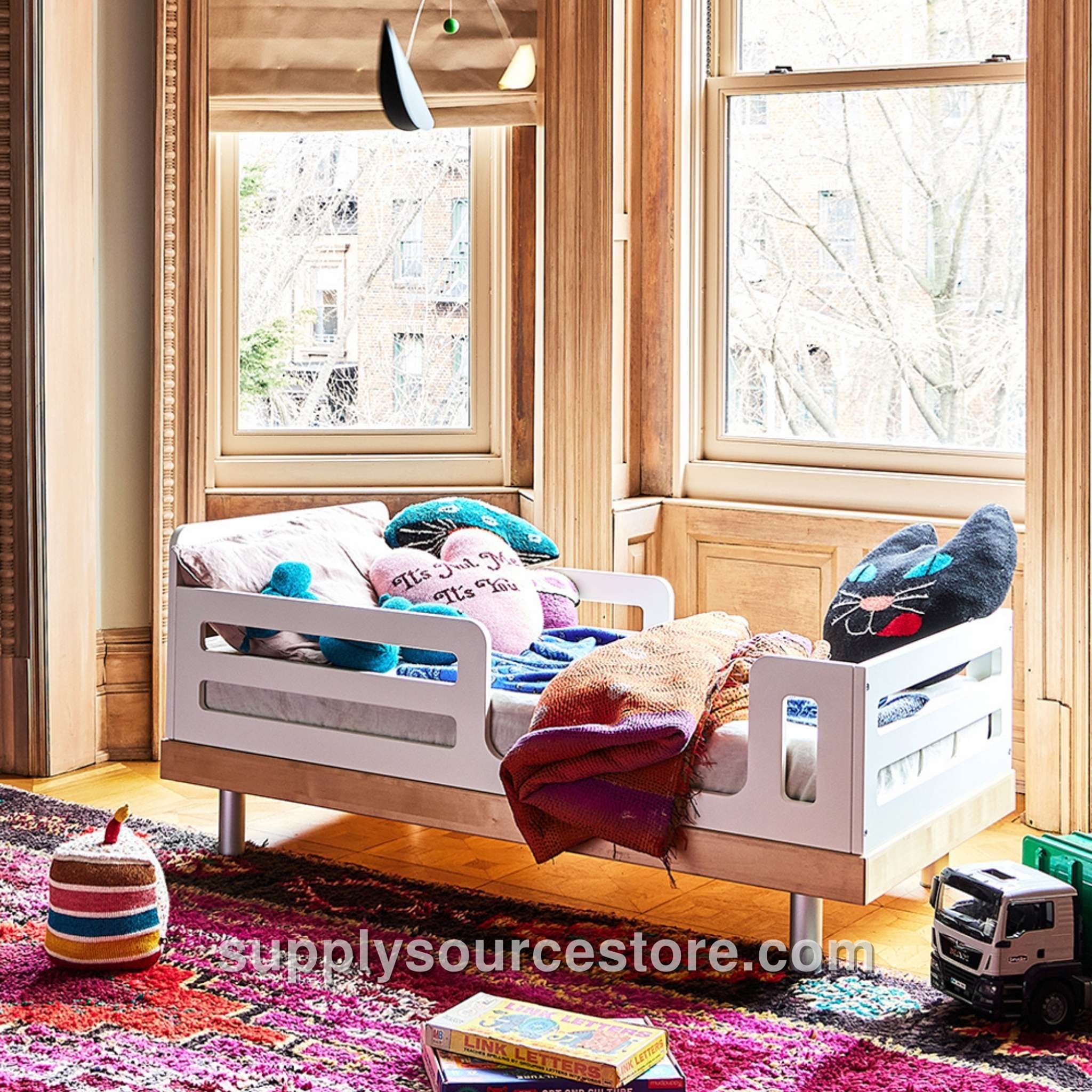 Classic Toddler Bed - White/Birch